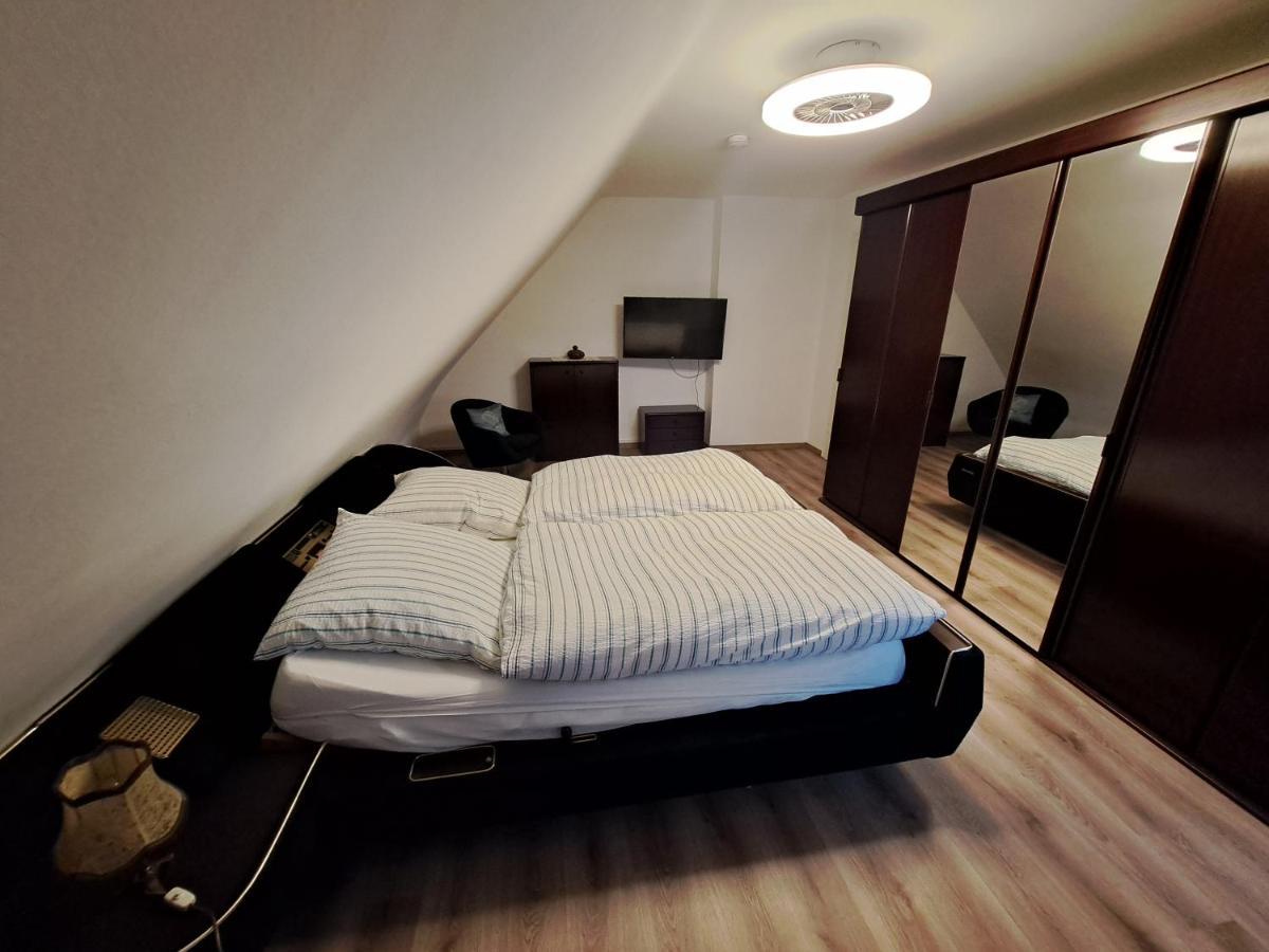 Muttis Apartment Mönchengladbach Esterno foto