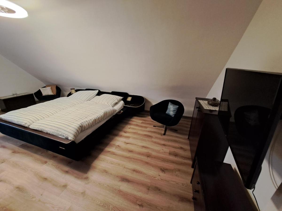 Muttis Apartment Mönchengladbach Esterno foto