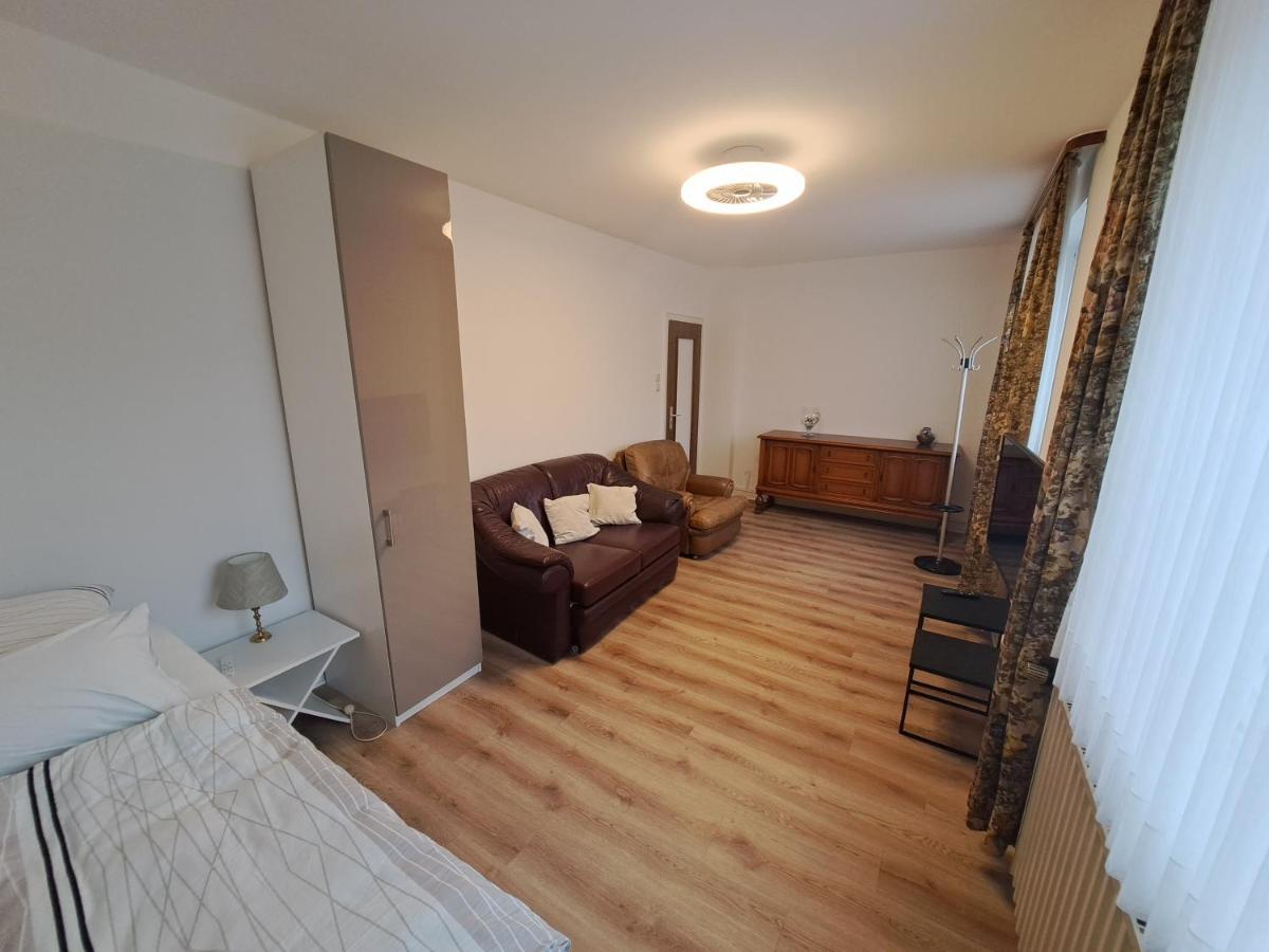Muttis Apartment Mönchengladbach Esterno foto