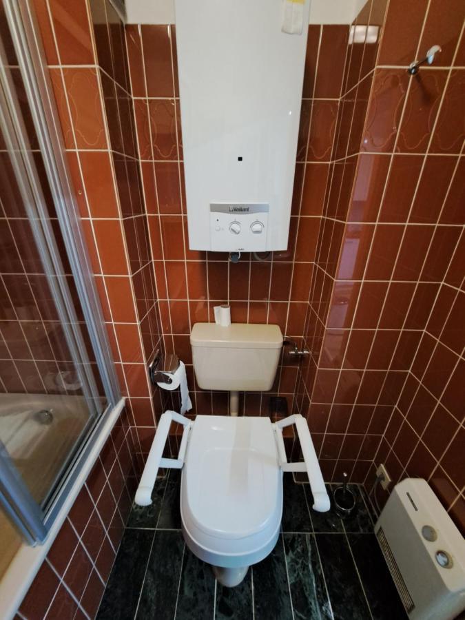 Muttis Apartment Mönchengladbach Esterno foto