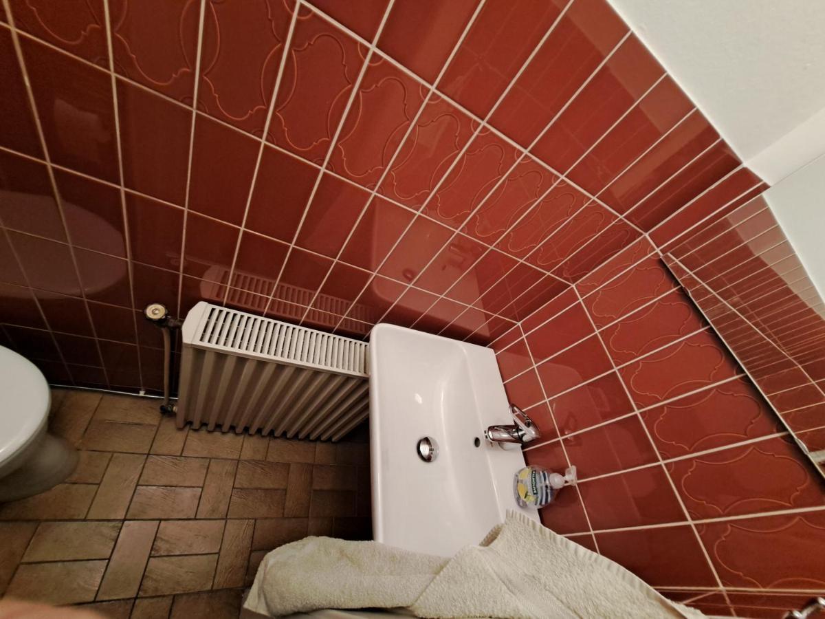 Muttis Apartment Mönchengladbach Esterno foto