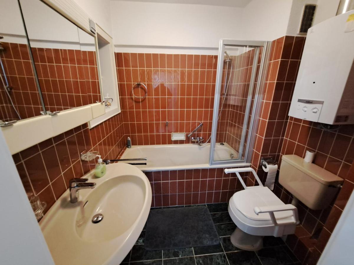 Muttis Apartment Mönchengladbach Esterno foto